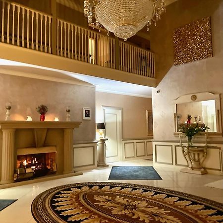 Finn Village - Loch Lomond Villa B&B - Black Room With Jacuzzi-Style Bath Glasgow Buitenkant foto
