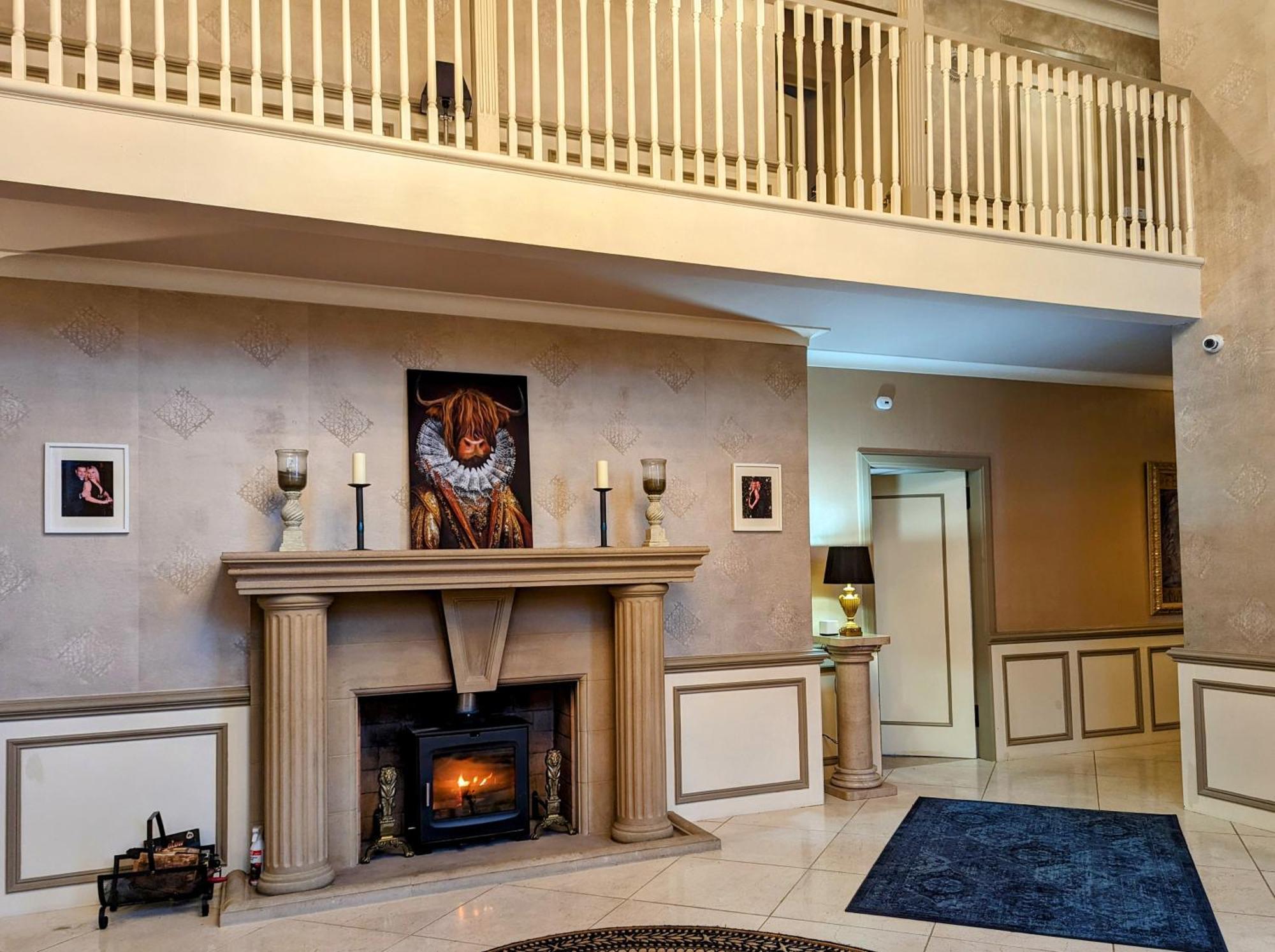 Finn Village - Loch Lomond Villa B&B - Black Room With Jacuzzi-Style Bath Glasgow Buitenkant foto